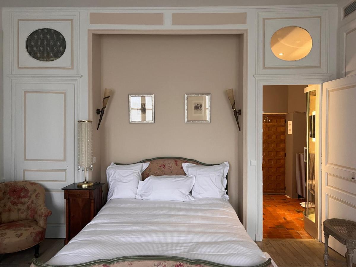 Demeure Des Vieux Bains Bed & Breakfast Провен Екстериор снимка